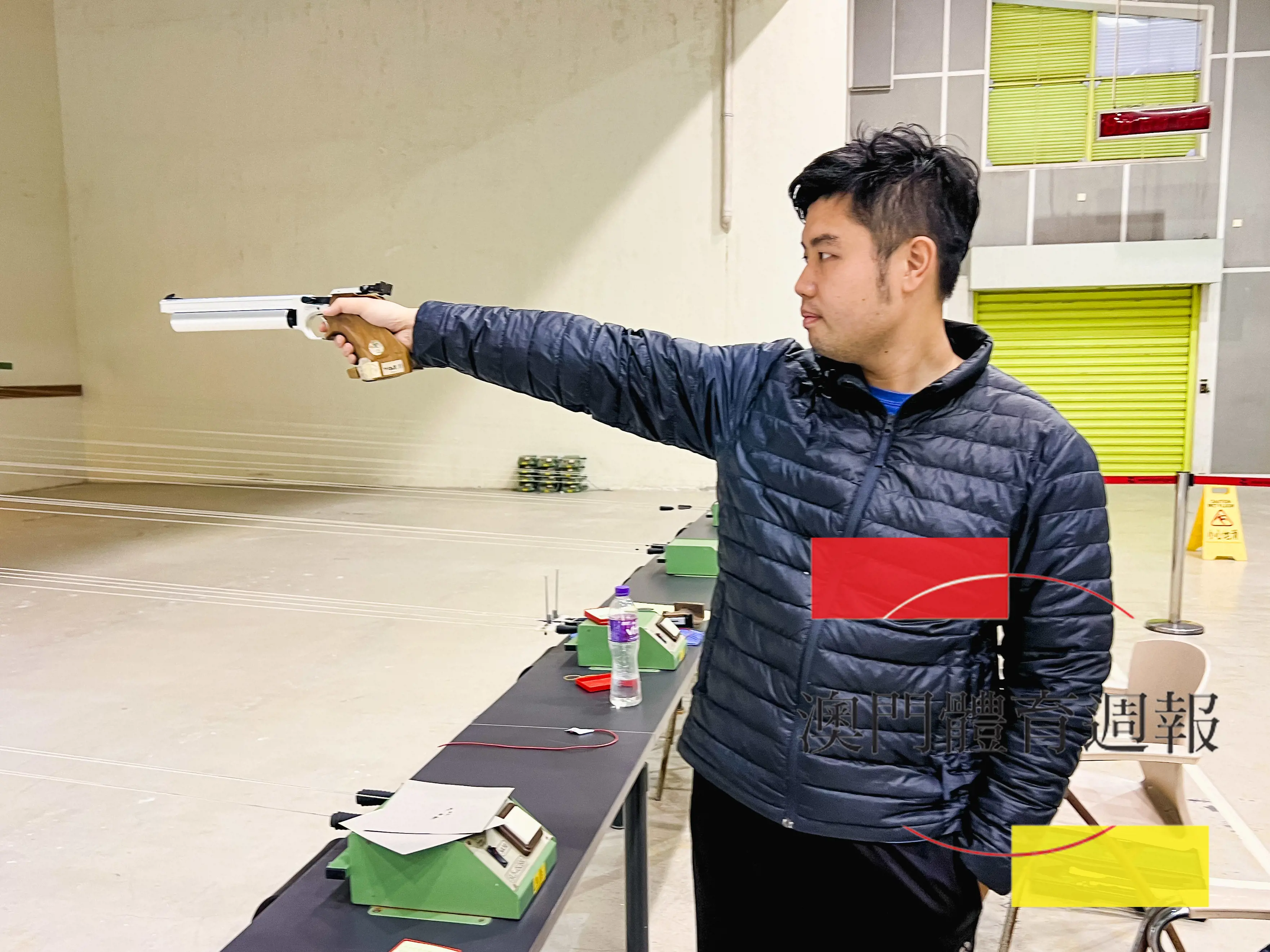 鄧偉豪奪10米男子不分組及成年組氣手槍冠軍.jpg