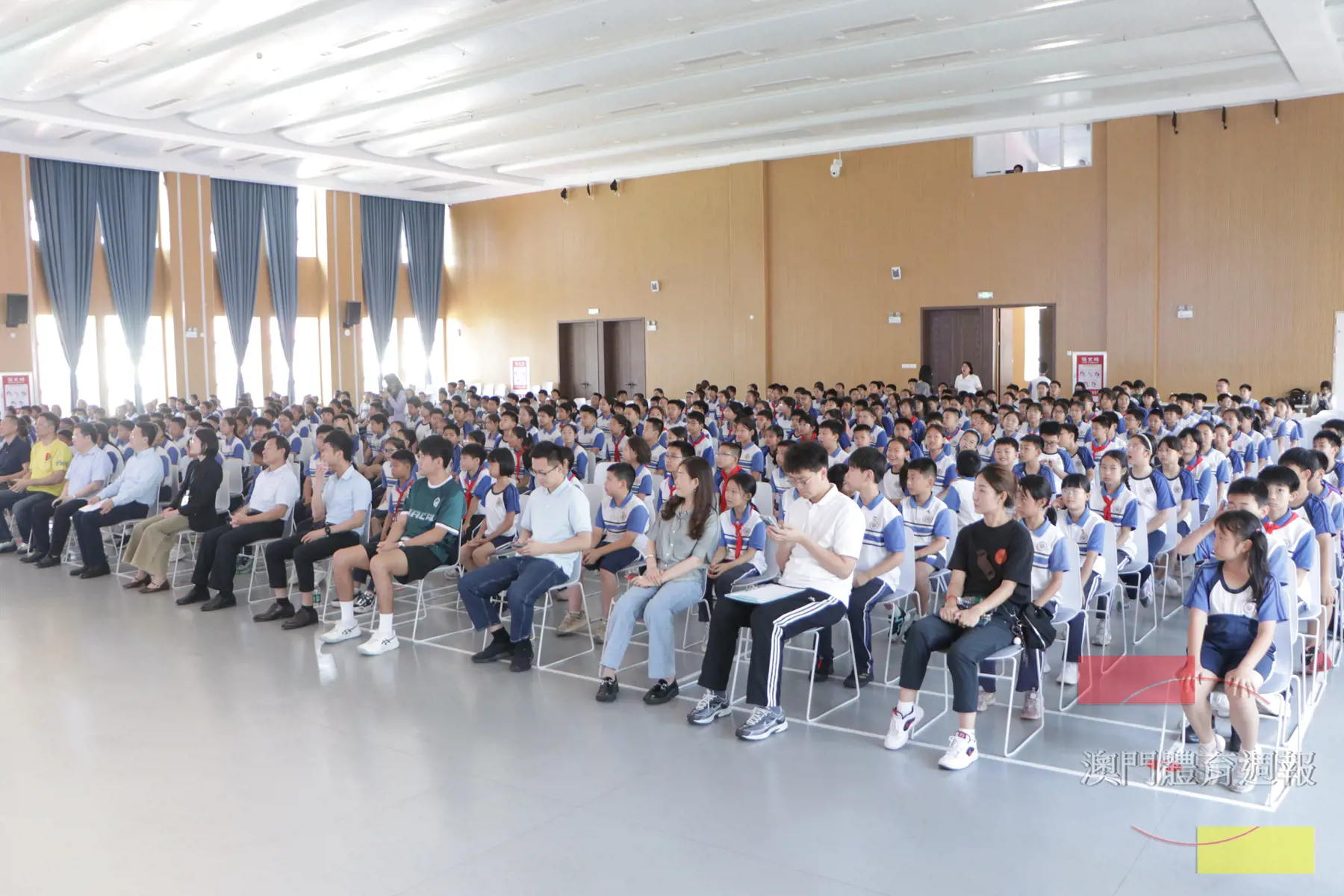 橫琴一小師生出席活動.jpg