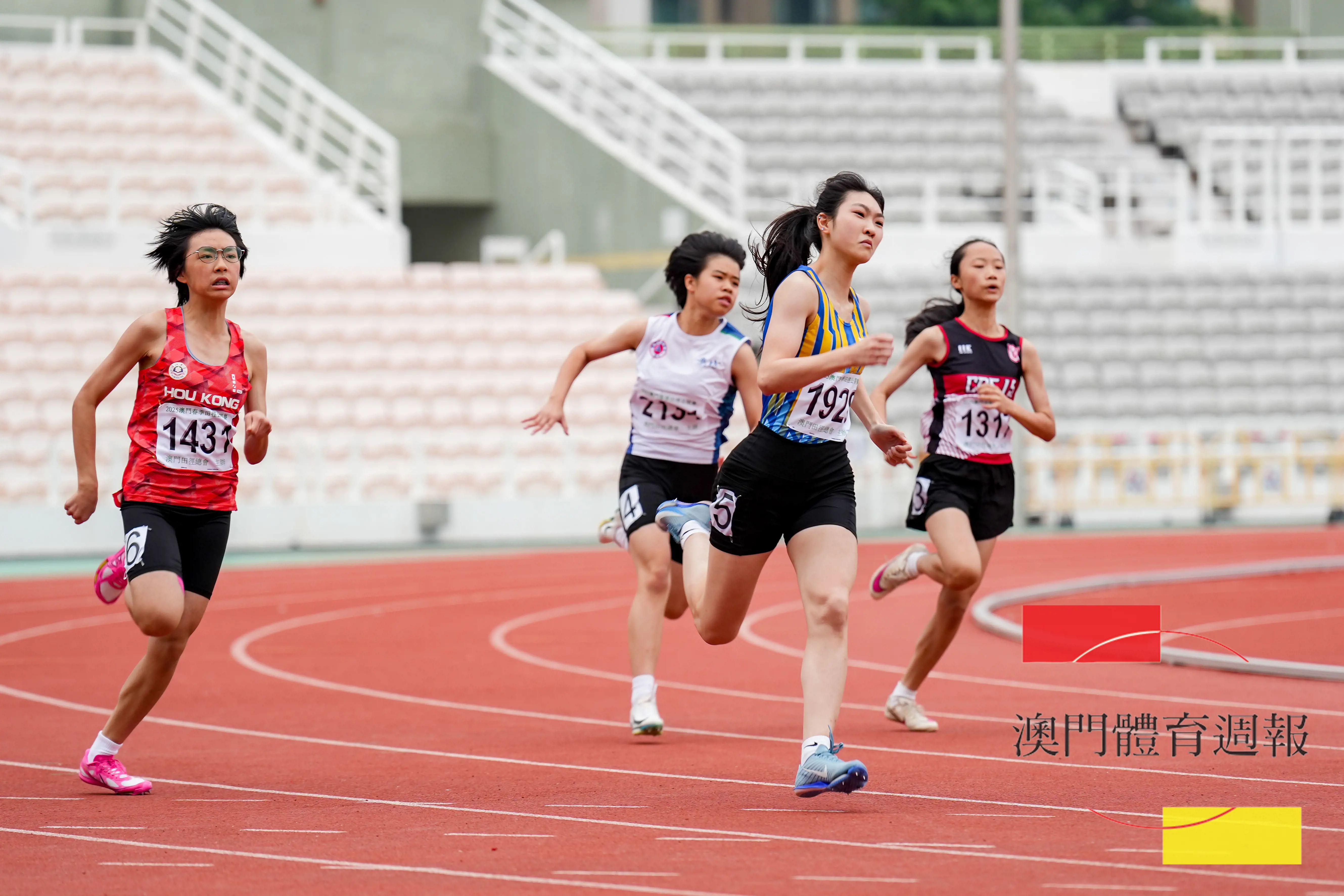 聶郁琴在女少二百米激戰中勝出.jpg