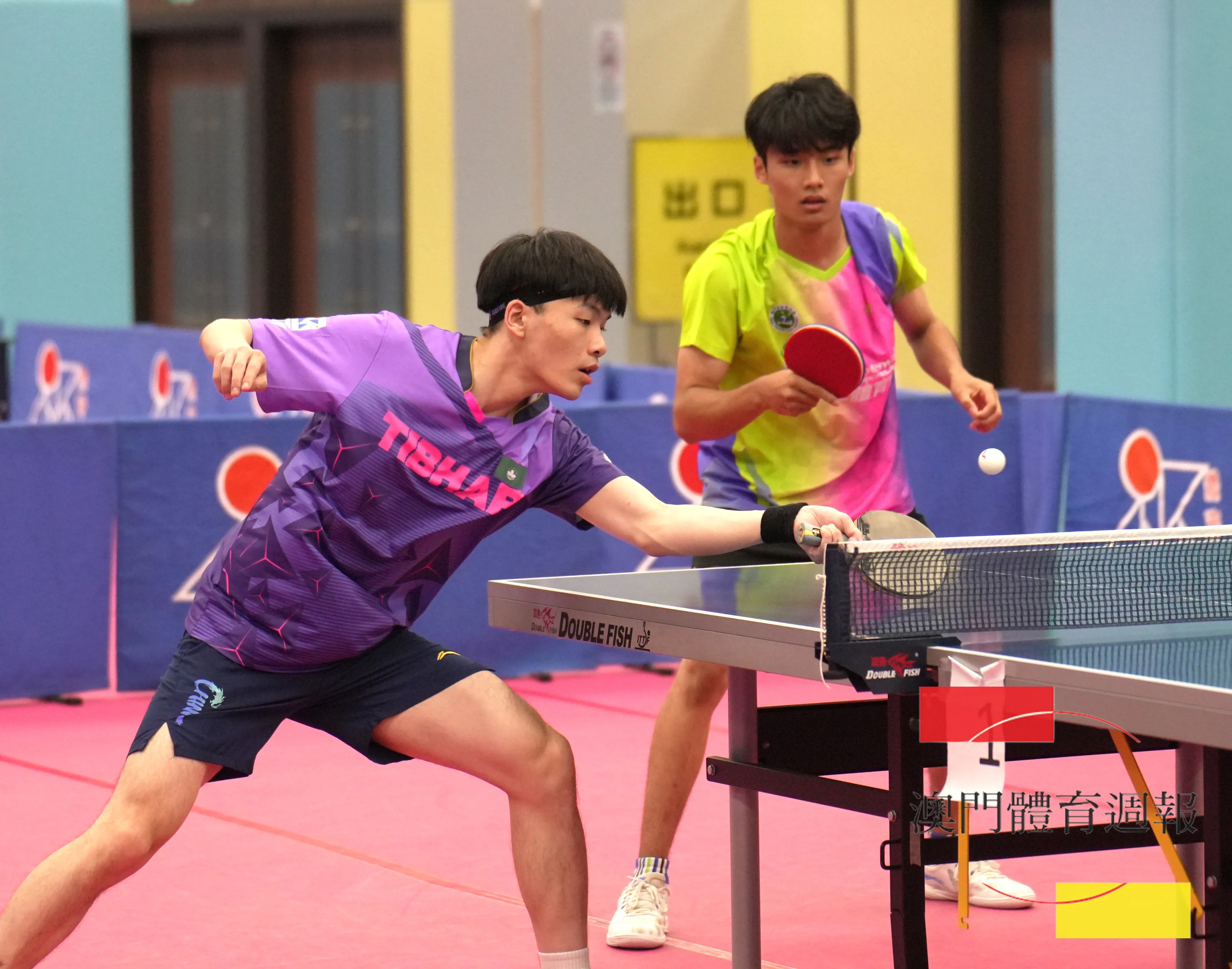 鄭孔崴（右)與陳梓賢險勝奪冠.JPG
