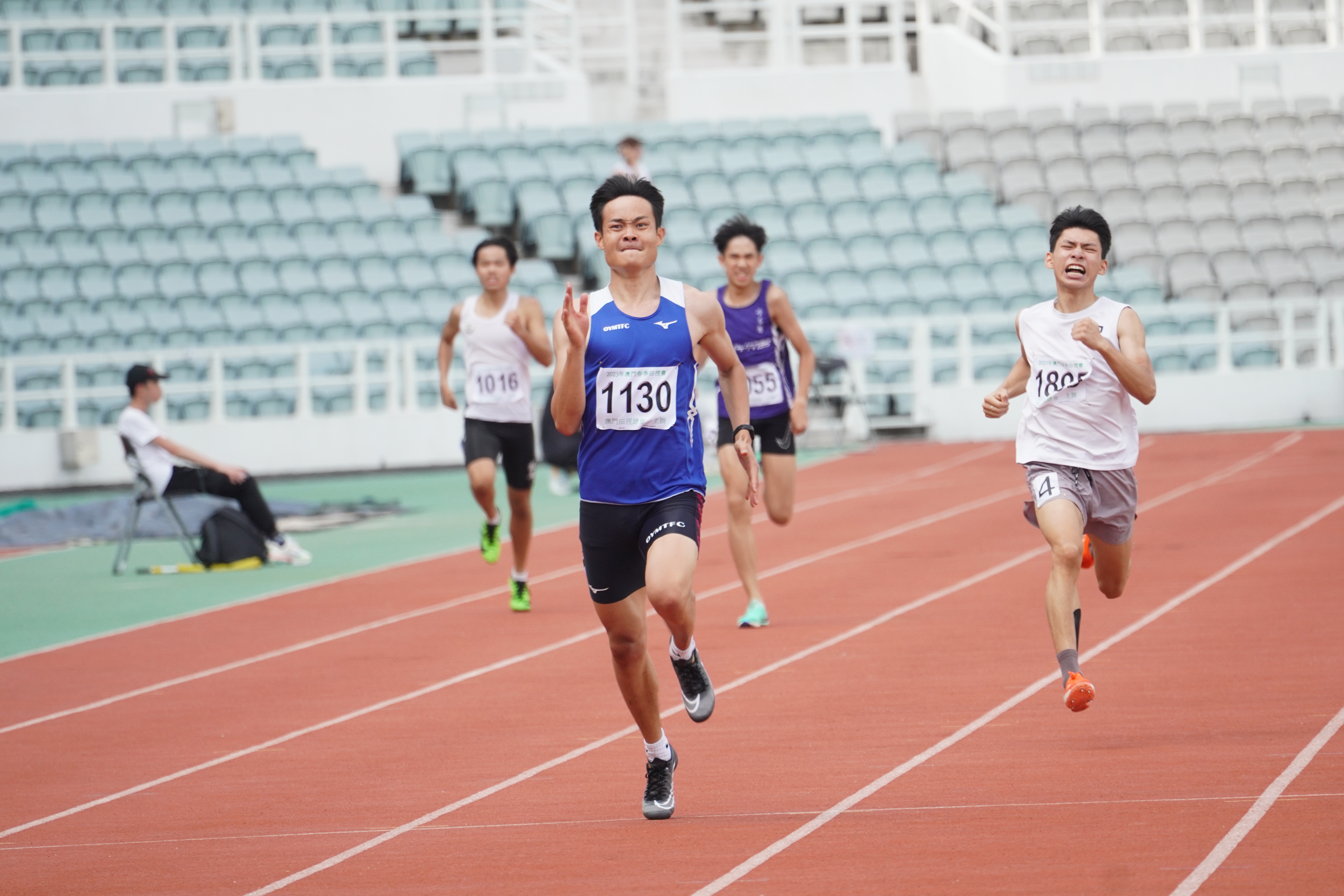 男公400米賽，覃富春衝線奪冠.JPG