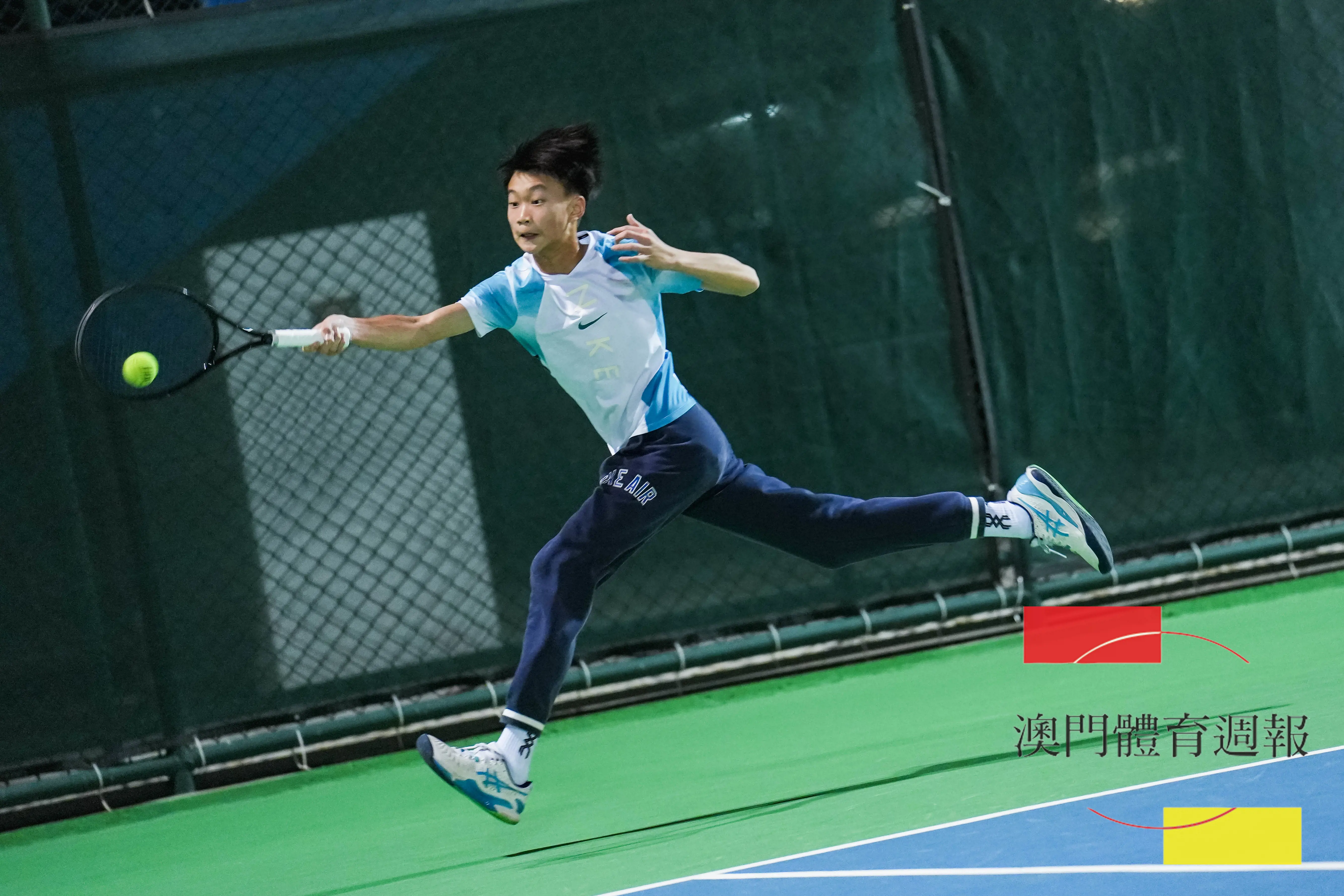 李俊霆早段取得領先.jpg