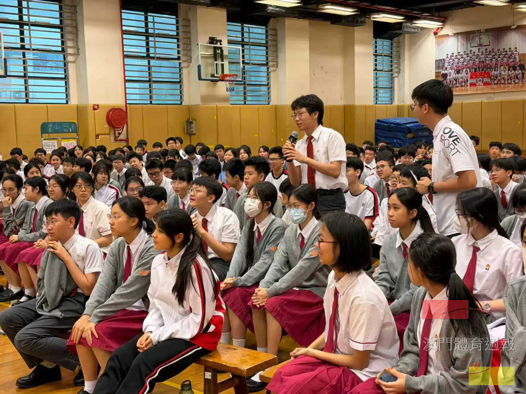 學生踴躍發問.jpg