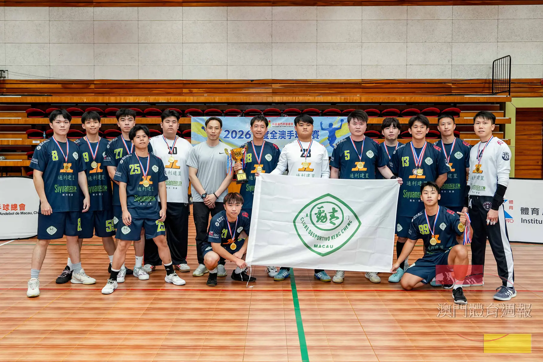 勁青全勝姿態封王.JPG