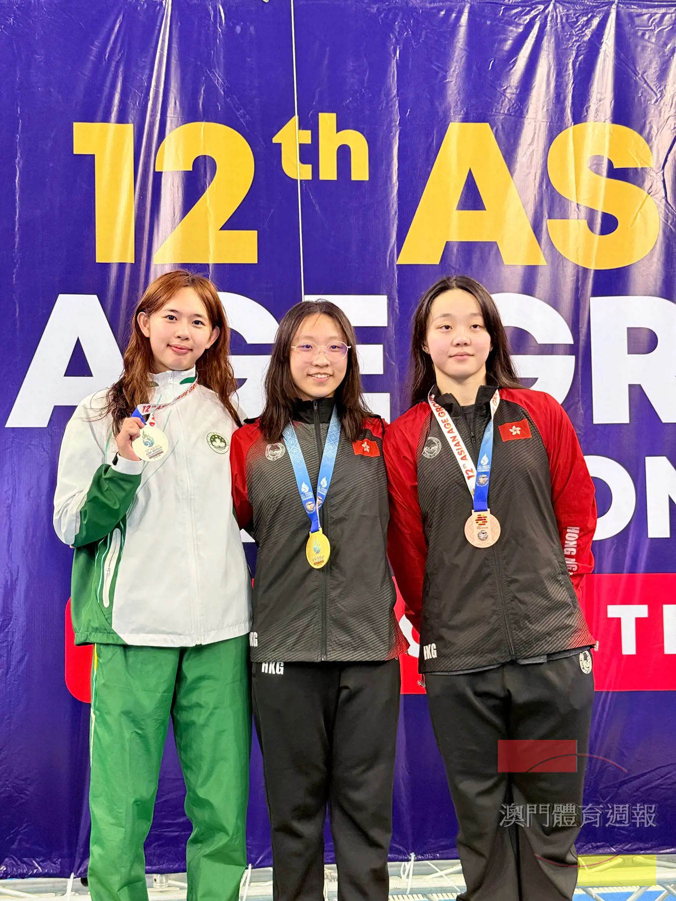 陳珮琳（左）在女A二百蛙破澳績摘銀.jpg