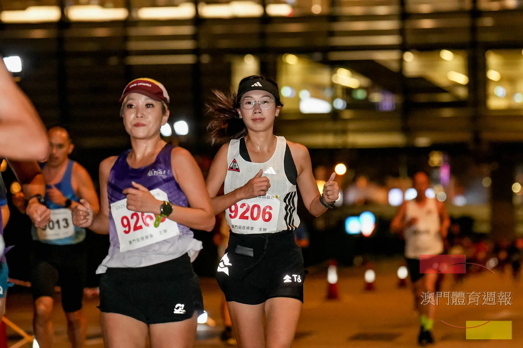 跑手們享受比賽.jpg